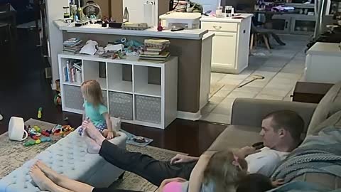 Dad’s Lightning Reflexes Save Girl From a Sore Head