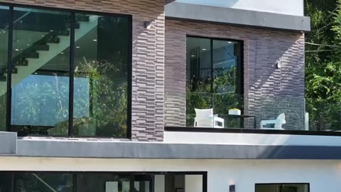 Modern Luxury Living in Sherman Oaks