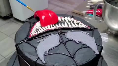 Venom cake decorating