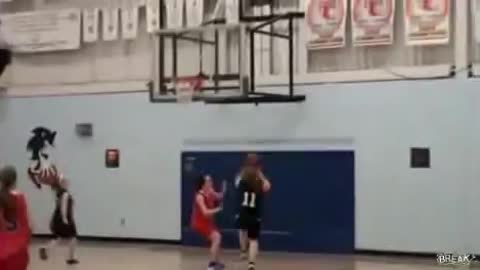 Me trying to dunk!!!