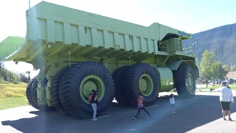 Worlds Largest Truck!
