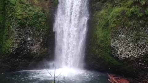 An adorable waterfall..💦