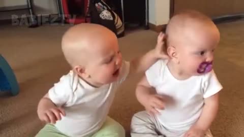 baby funny video Funniest TWIN Baby Girls Fighting Over Pacifier