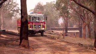 Bushfires flare in parts of southeast Australia
