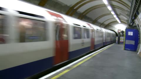 Piccadilly Line - Covent Garden - Westbound