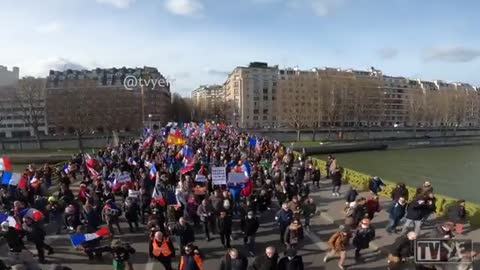 Paris out in force against "Coronavirus Tyranny"