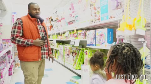 Cupcake Thief Says Goodbye to Toys R Us Closing, with Dad Lionel Womack