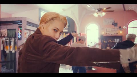 KAI 카이 'Rover' MV