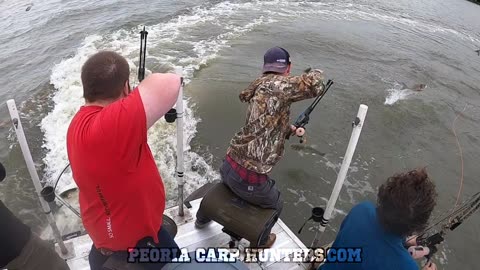 Bowfishing Jumping Asian Carp 2022 - Peoria Carp Hunters