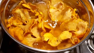 Easy way to clean and keep Chanterelle