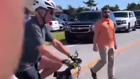 Joe Biden crashes his bike in Delaware