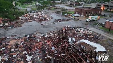 Video shows downtown area of Sulphur, Oklahoma demolished by Tornado