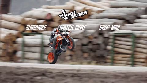 "Adrenaline-Fueled Motorcycle Drift Madness: Conquering Sawmill Playground"