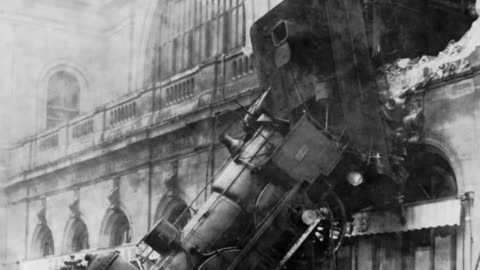 3 Unbelievable Historical Photos: WWI Joy, Crazy Train Wreck, & the First Moon Close-Up