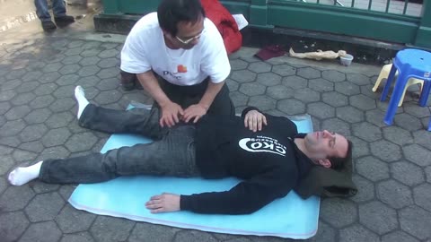 Luodong Massages White Man At Union Square