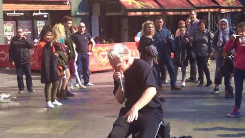 Intensit The Hu man sound. London Busker 2017