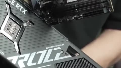 PAINFUL_ RTX 4090 FALLS OUT OF PC! #Shorts
