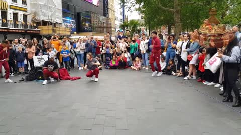 AMAZING | street dancers Crazy