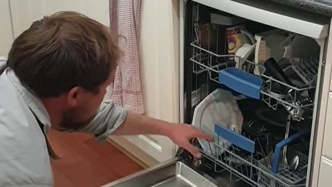 Deadly Snake Discovered in Dishwasher