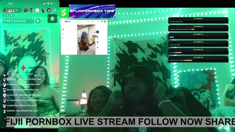 str8rich live with cute girls