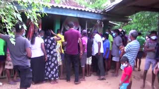 Huge crocodile captured on Sri Lankan doorstep