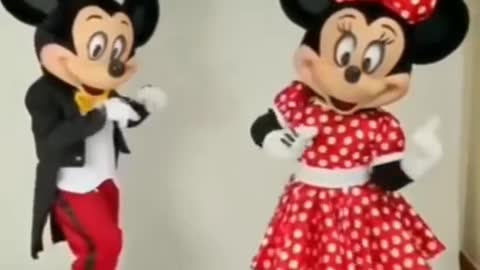 Micky mouse y Minnie Mejores Bailes de Tiktok Hermosos_1080p