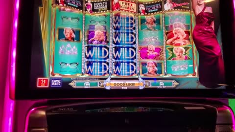 NEW GAME - FOREVER MARILYN - FULL SCREEN OF WILDS BIG WIN DURING FREE GAMES
