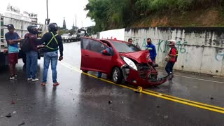 Fuerte accidente en vía Bucaramanga – Cúcuta dejó un herido grave y la vía cerrada