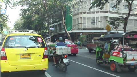 Heavy traffic of vehicles