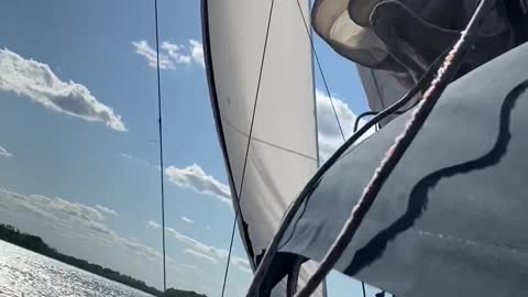 Sailing clip