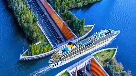 🇳🇱 🚤The Netherlands, the beautiful Volumir Aqueduct Bridge