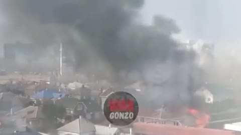 (DPR) TANKS POUNDING AZOV REGIMENT positions in Mariupol, Ukraine