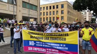 Video: Avanza protesta de los comerciantes frente a la Alcaldía de Bucaramanga