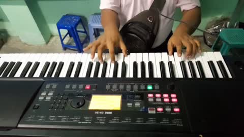 Short practising piano lesson for beginners