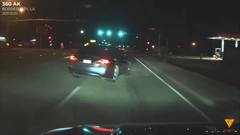 Dummy Crosses Over 4 Lanes of Traffic and Almost Causes Accident 2021.02.22 — BOSSIER CITY, LA