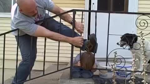 Clever Kid Shows How To Get Yourself Unstuck From Railing