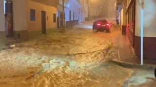 Videos: Fuerte Aguacero ocasionó emergencias en Socorro, Santander