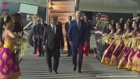 Joe Biden Smiles Seeing Balinese Dance Welcomes His Arrival