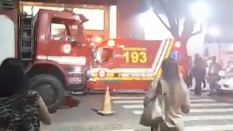 Shopping West Plaza é fechado após incêndio na praça de alimentação