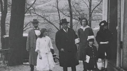 Theodore Roosevelt Calls On Neighbors At Christmas (1917 Original Black & White Film)