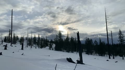 The Sun vs Dark Ominous Grey Clouds – Central Oregon – Potato Hill Sno-Park – 4K