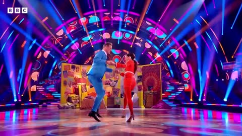 Tony Adams & Katya Jones Jive to Land of 1000 Dances by Wilson Pickett ✨ BBC Strictly 2022 (1)