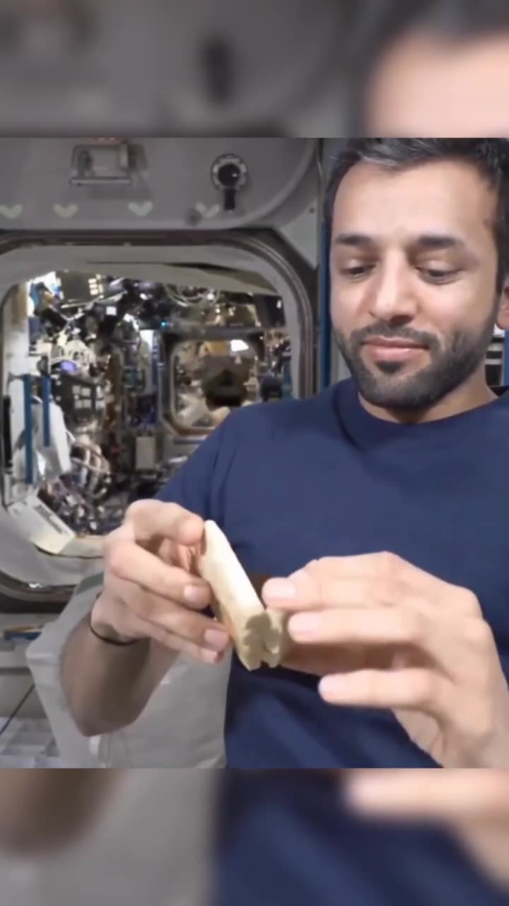how to eat in space