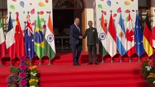 India Welcomes Russian Foreign Minister