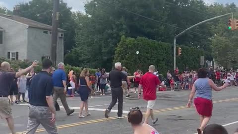 A little patriot girl pelts Mike Pence in the head with a water balloon!😁