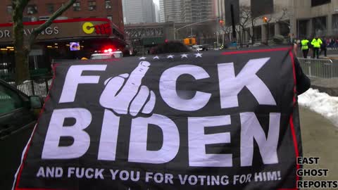 Anti-mandate protest outside of Biden visit to NYPD headquarters