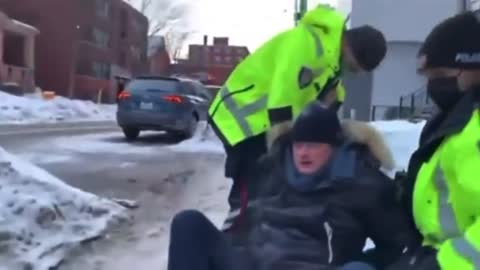 Unhinged Ottawa man who attacked a Freedom Convoy protester is then arrested by police