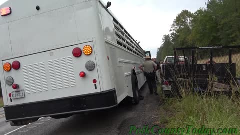 2 PRISONERS ESCAPE FROM TRANSPORT BUS, CAMP RUBY TEXAS, 10/28/22...