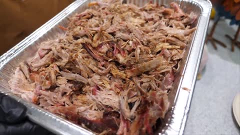 How to make BBQ Pulled Pork (Recipebook link in description)