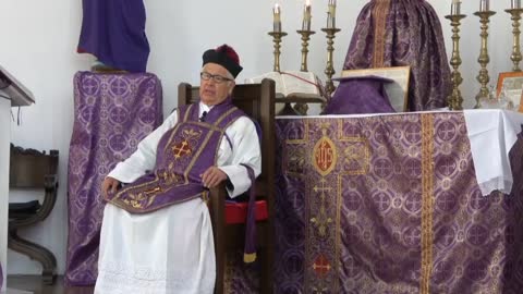 525 - Oir las predicaciones monumentales de los sacerdotes en el seminario.